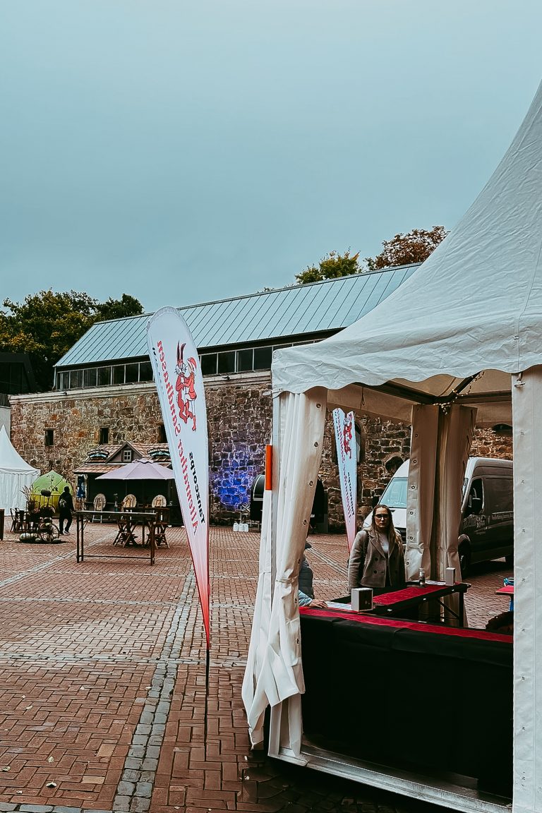 Die Sandhasen beim Erntedankfest auf Burg Wissem
